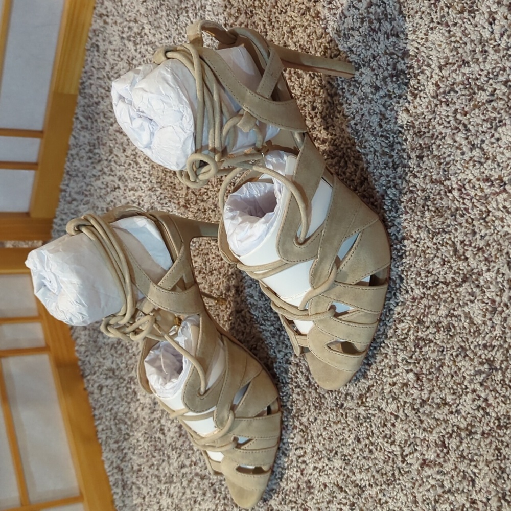 Banana Republic Suede Jenne Heel - Sand